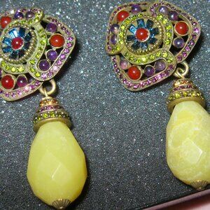 STUNNING HEIDI DAUS CLIP ON EARRINGS WITH LOTS OF DETAILS AND COLORS